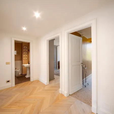 Timeless Elegance In Trastevere Lejlighed