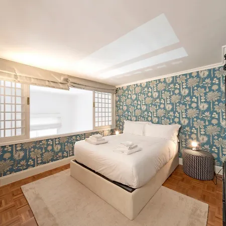 Timeless Elegance In Trastevere