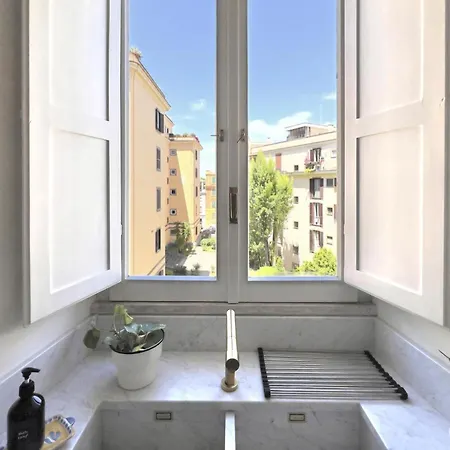 Timeless Elegance In Trastevere Apartman Róma