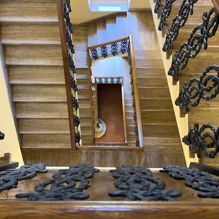 Timeless Elegance In Trastevere Apartman